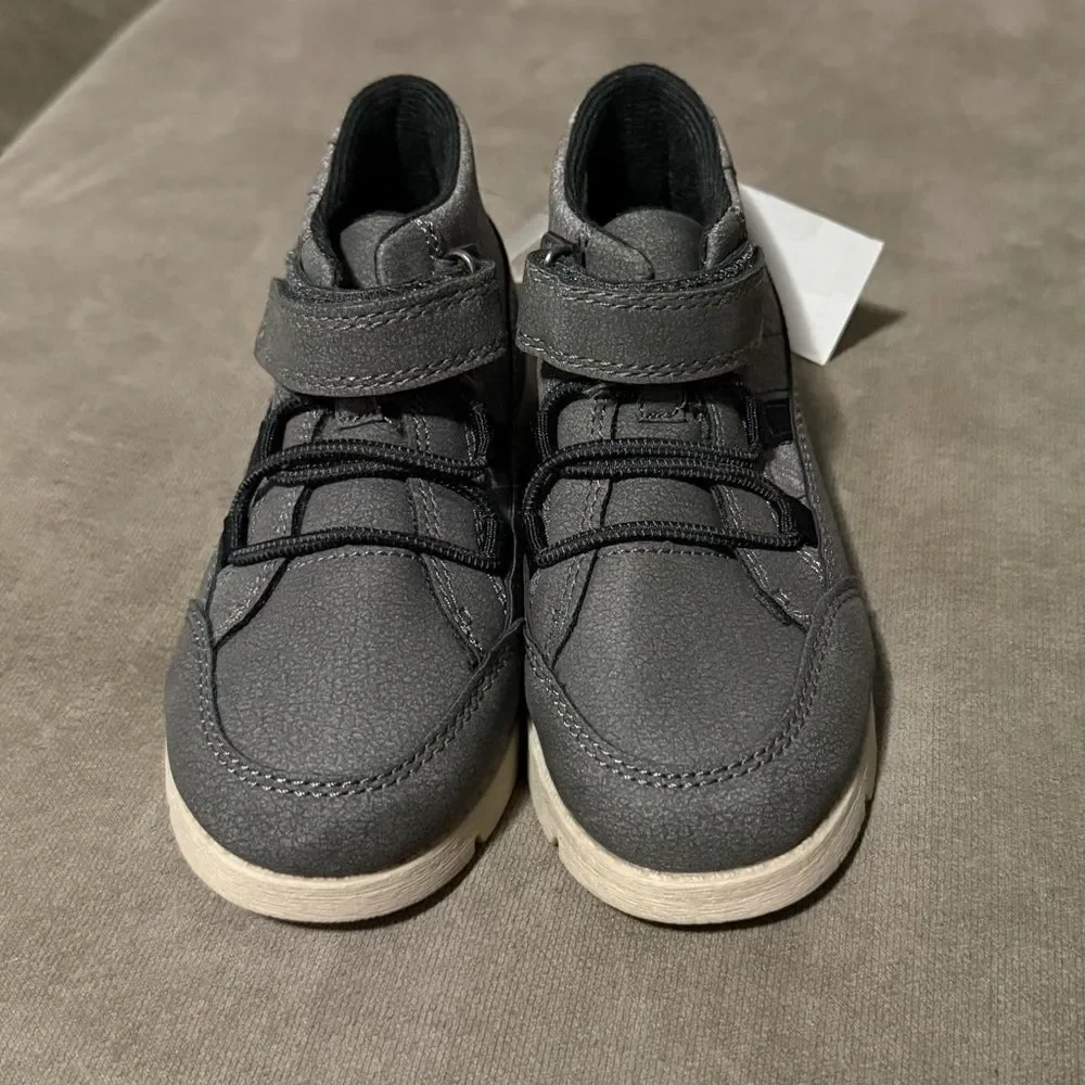 NWT- OshKosh B'gosh Gray Kids Sneakers- Size 9